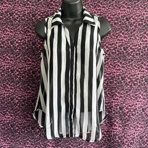 Wet Seal Sleeveless Blouse